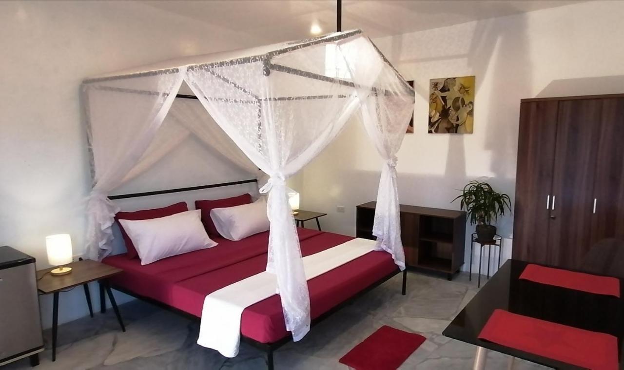 Lonos Circle Private Garden Bed & Breakfast Romblon Ngoại thất bức ảnh