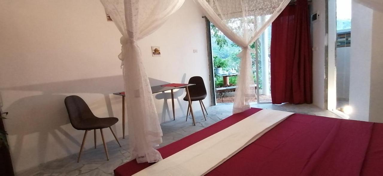 Lonos Circle Private Garden Bed & Breakfast Romblon Ngoại thất bức ảnh