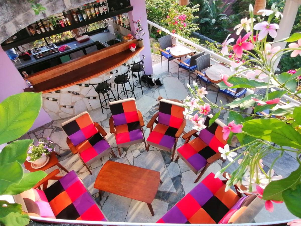 Lonos Circle Private Garden Bed & Breakfast Romblon Ngoại thất bức ảnh