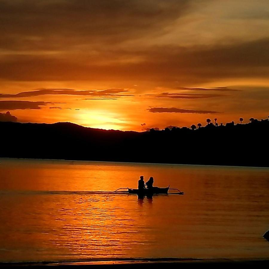 Lonos Circle Private Garden Bed & Breakfast Romblon Ngoại thất bức ảnh